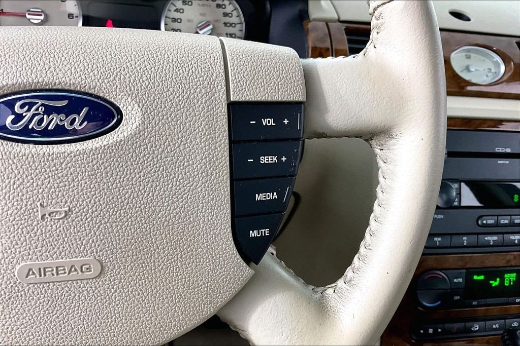 Used 2007 Red Ford Limited image 10