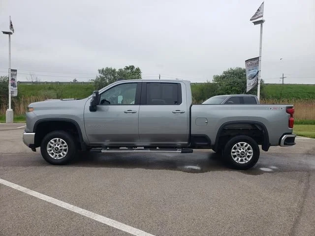 Used 2025 Gray Chevrolet LT image 9