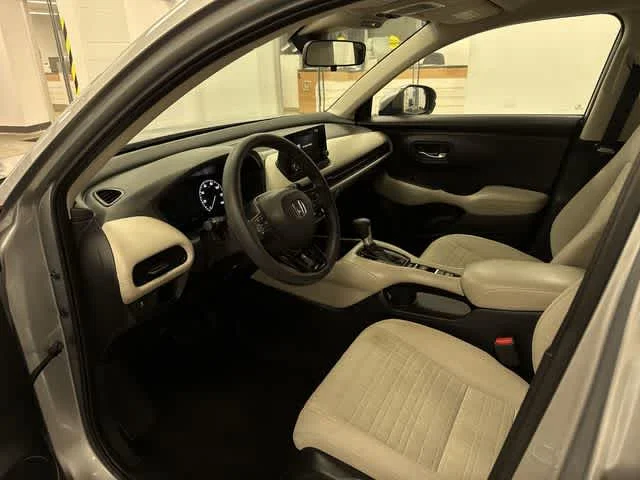 Used 2023 Lunar Silver Metallic Honda LX image 27