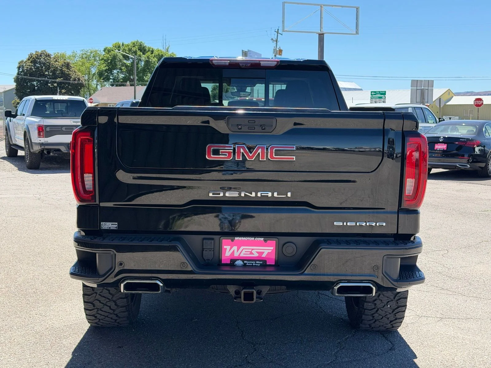 Used 2021 Black GMC Denali image 4