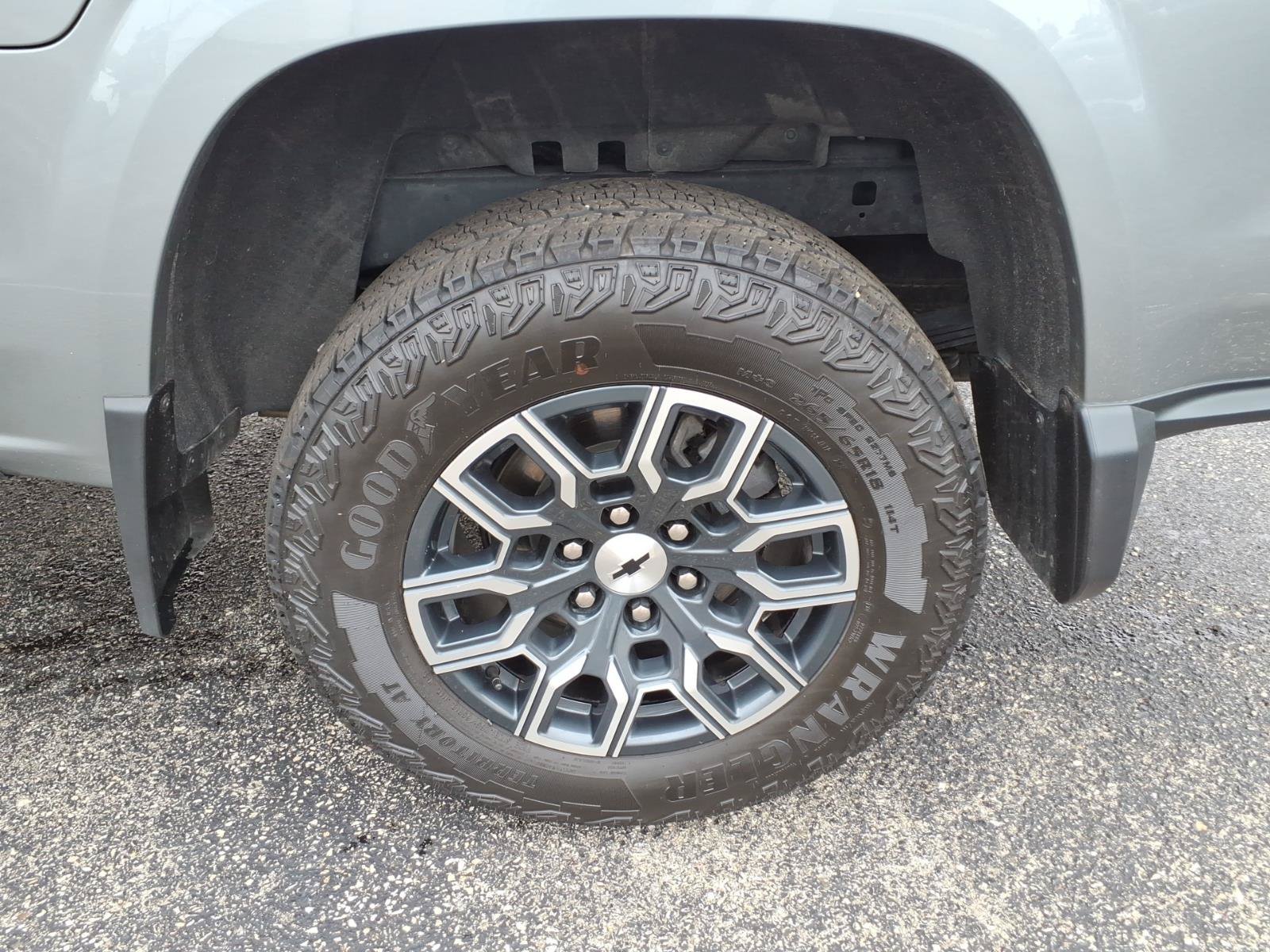 Used 2025 Sterling Gray Metallic Chevrolet 4WD Z71 image 16