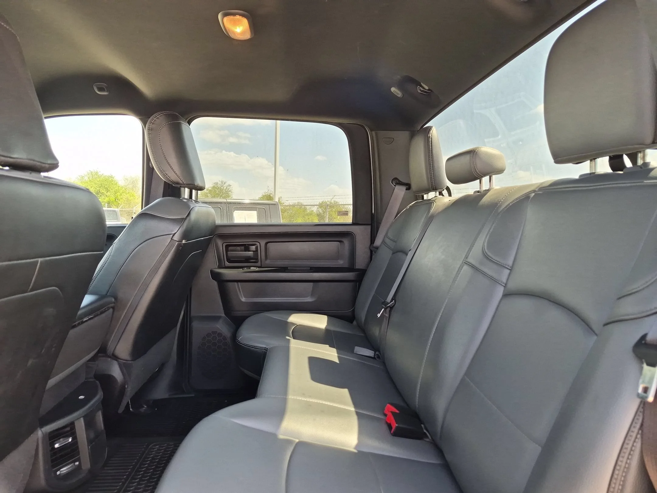 Used 2021 Silver Ram Tradesman image 22