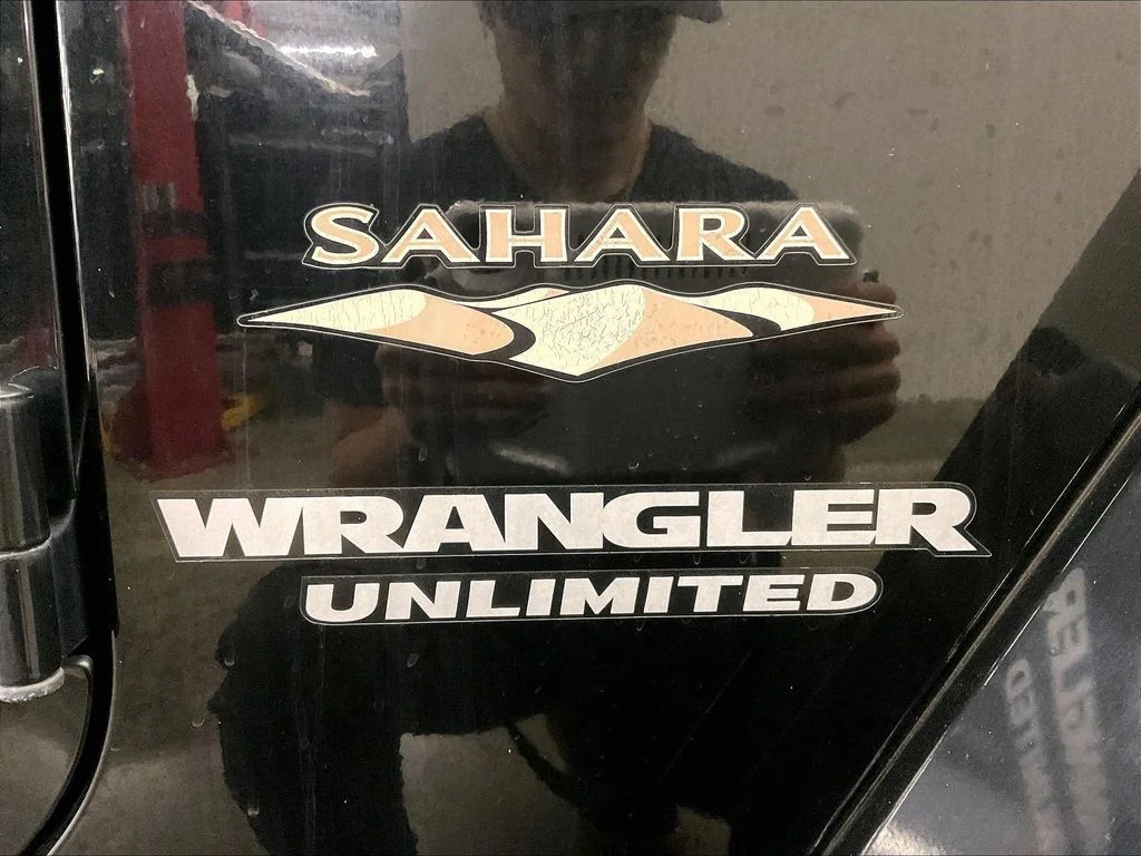 Used 2013 Black Jeep Unlimited Sahara image 11