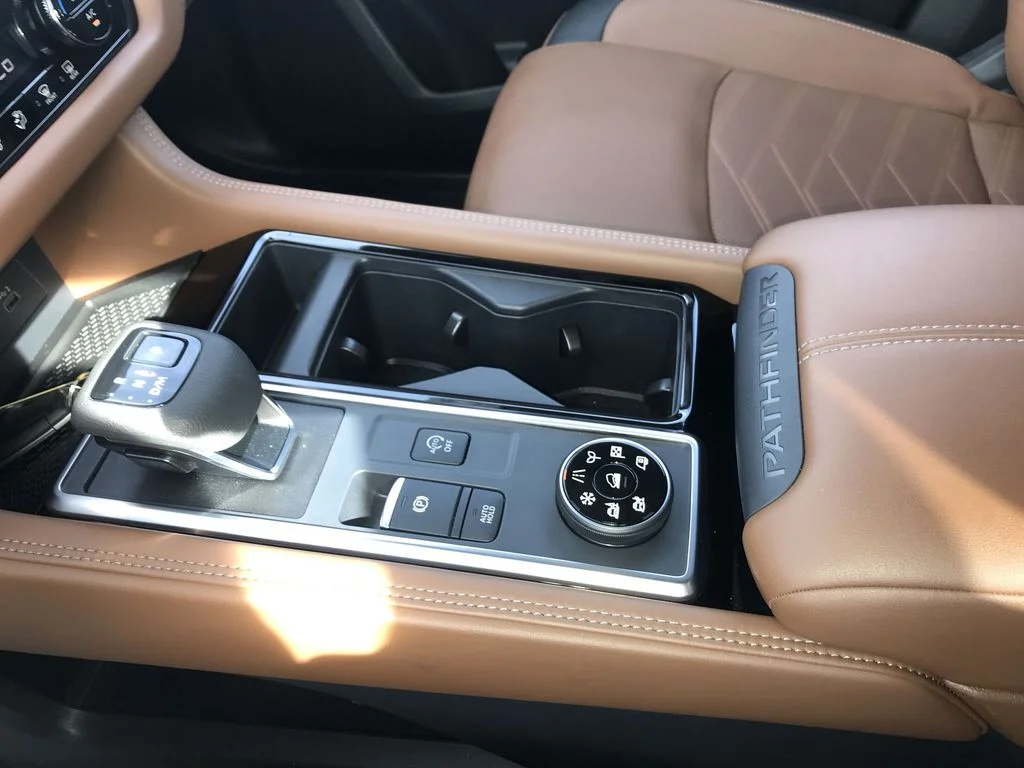 Used 2024 Gray Nissan Platinum image 20