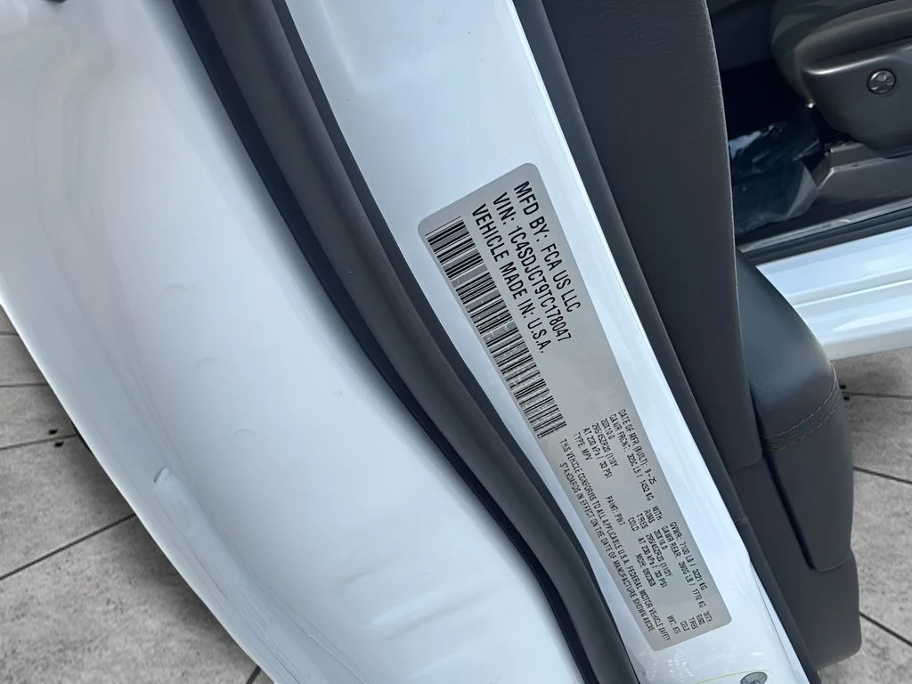 Used 2026 White Dodge GT HEMI V8 image 31