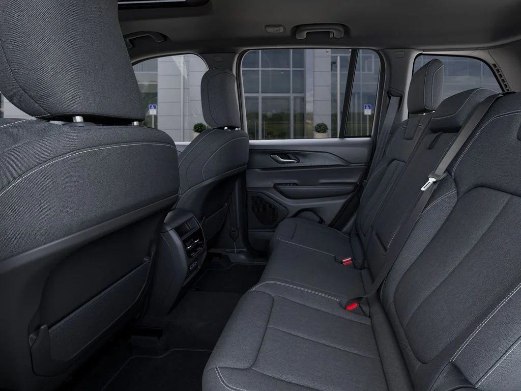 2025 Jeep Grand Cherokee Laredo - Photo 24