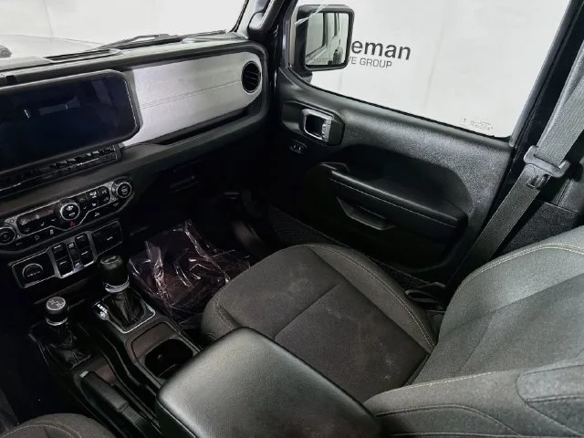Used 2024 Black Jeep Sport S image 22