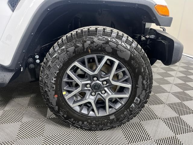 New 2026 Bright White Clear-Coat Exterior Paint Jeep Sahara image 5