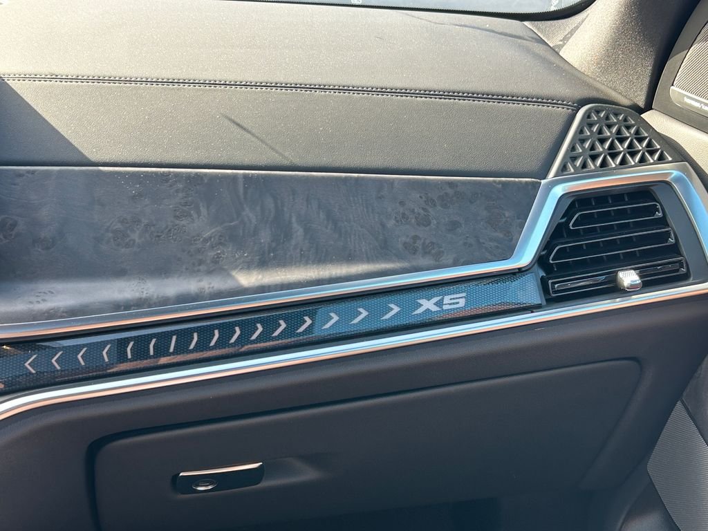 New 2026 Black Sapphire Metallic BMW xDrive40i image 26