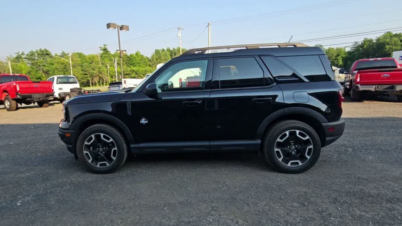 Used 2022 Shadow Black Ford Outer Banks image 5