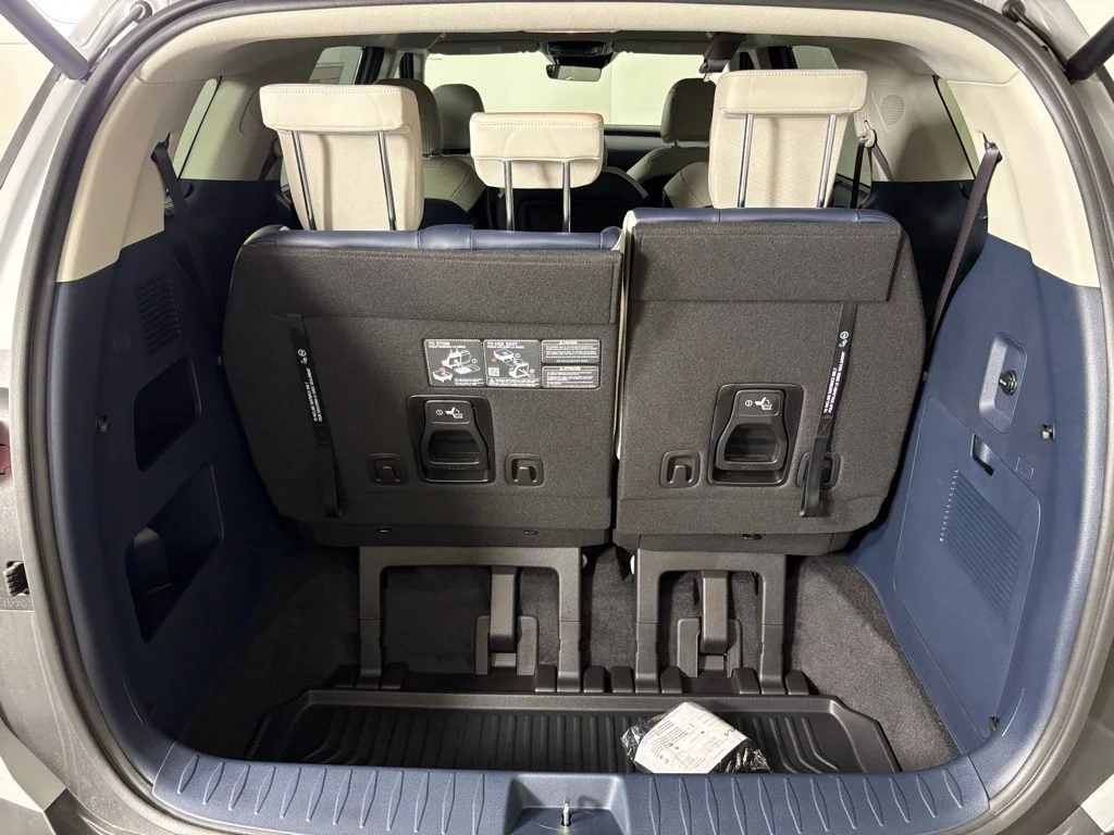 New 2026 Ceramic Silver Kia EX image 40