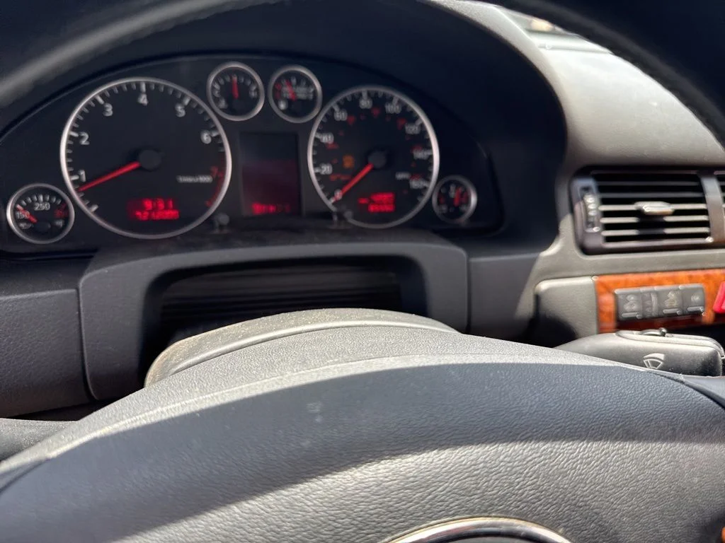 Used 2004 Gray Audi 4.2 image 21