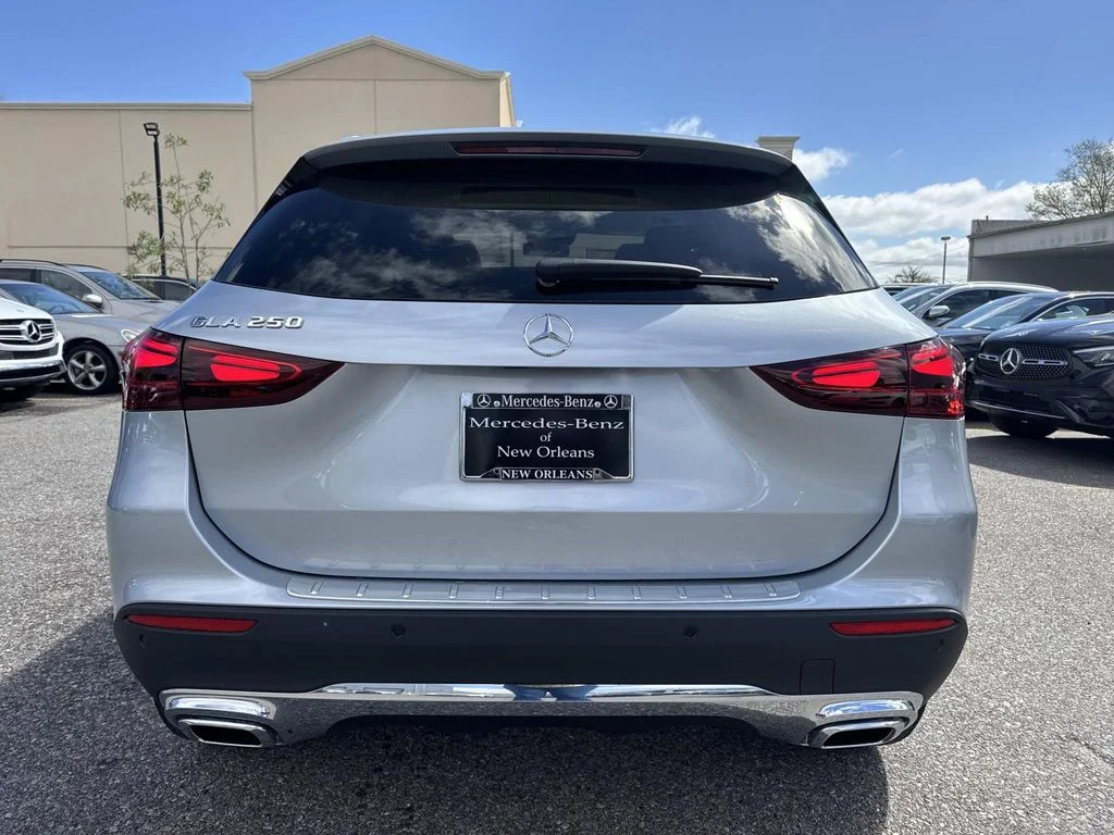 New 2026 Silver Mercedes-Benz GLA 250 image 4