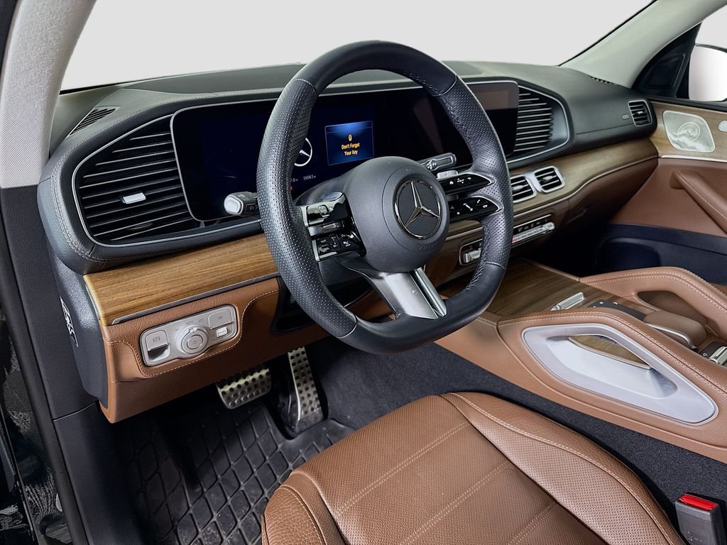 Used 2024 Green Mercedes-Benz GLS 580 image 9