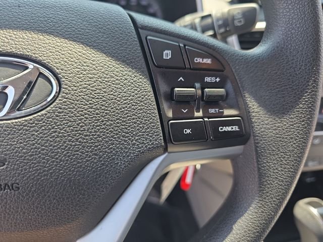 Used 2019 White Hyundai SE image 18