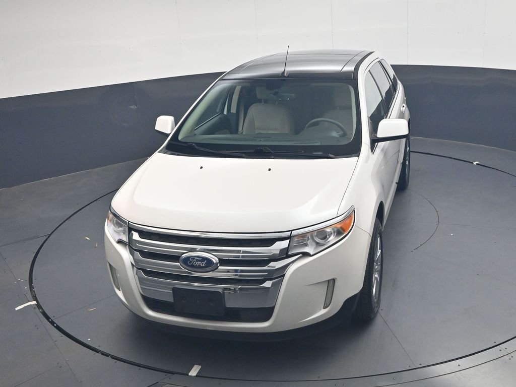 Used 2011 White Ford Limited image 30