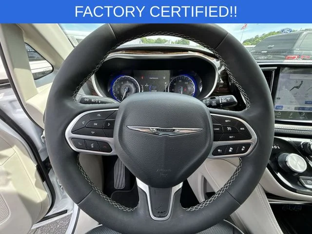 Used 2024 White Chrysler Limited image 11