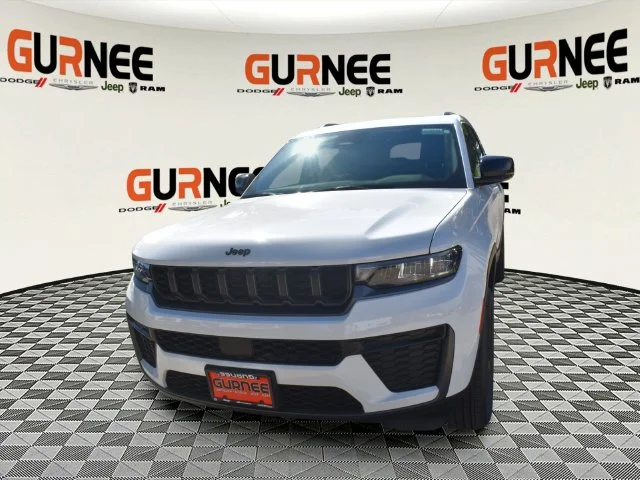 New 2027 Bright White Clearcoat Jeep Laredo Altitude image 8