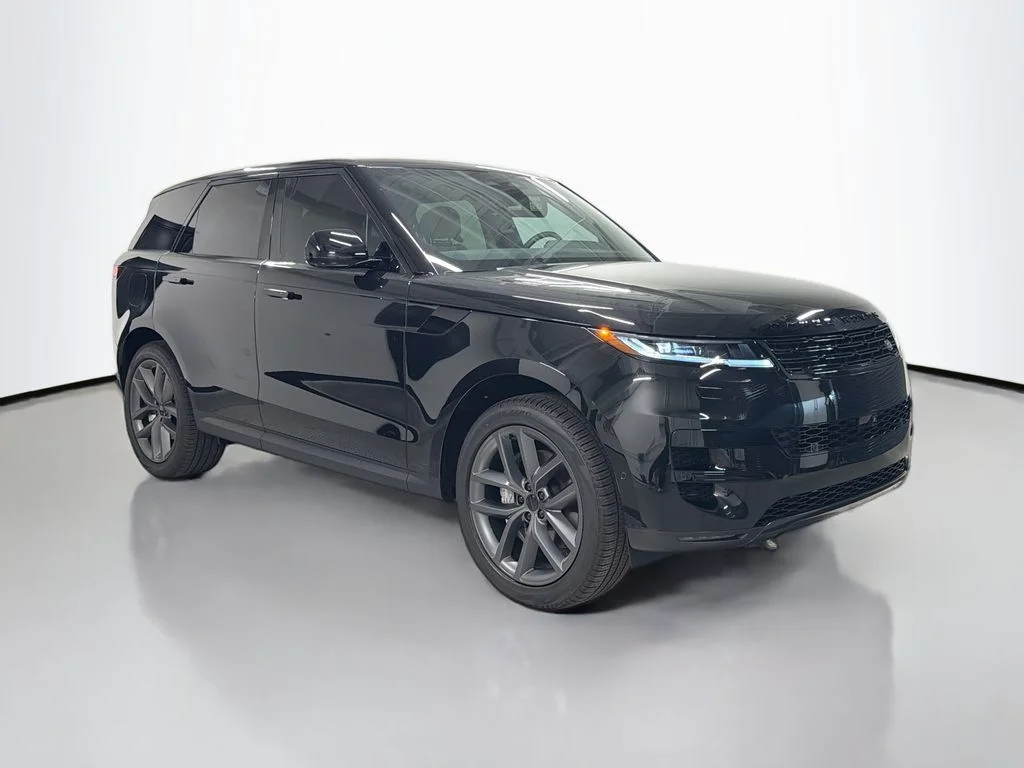 Used 2026 Santorini Black Metallic Land Rover SE image 7