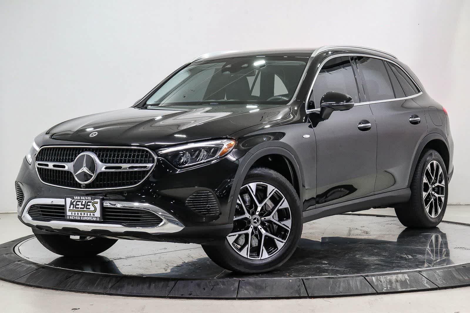 Used 2025  Mercedes-Benz GLC 350e image 1
