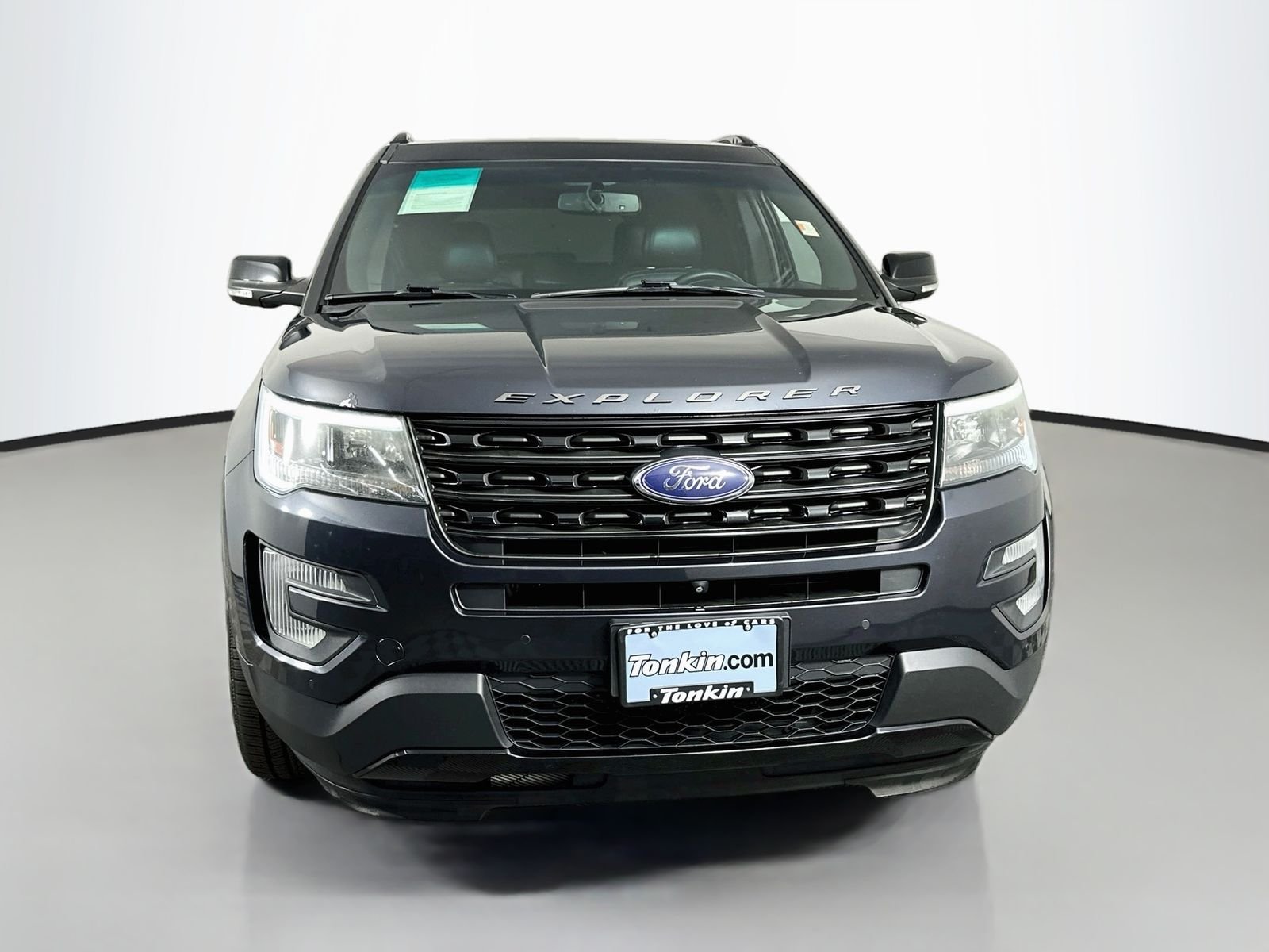Used 2017 Quartz Metallic Ford Sport image 2