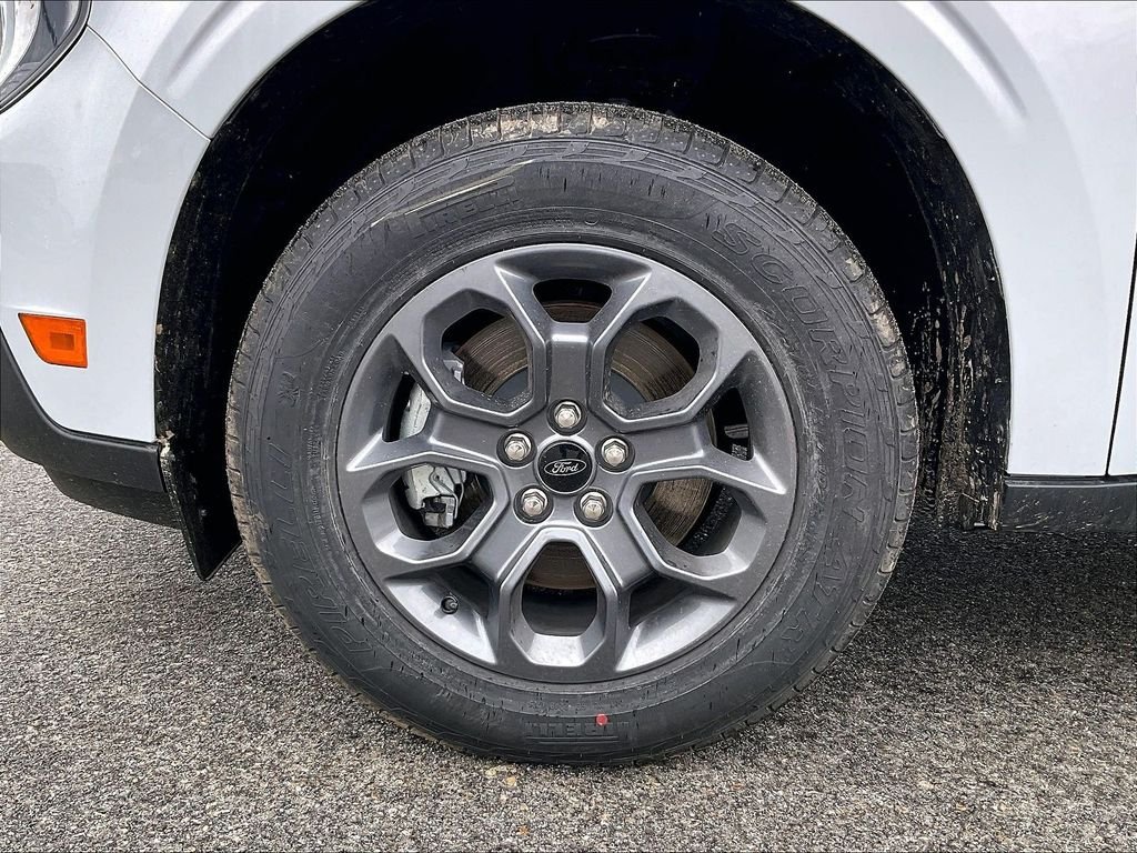 New 2026 White Metallic Ford XLT image 8