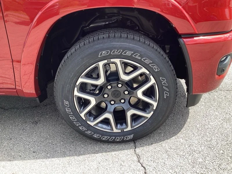 New 2026 Molten Red Pearl-Coat Exterior Paint RAM Laramie image 9