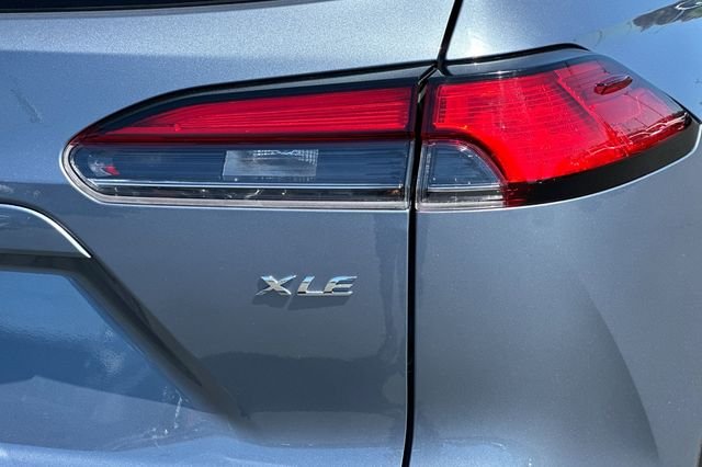 Used 2025  Toyota XLE image 30