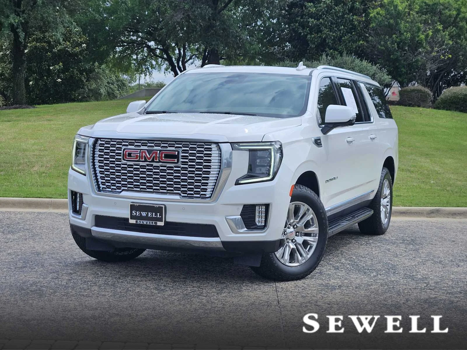 2023 GMC Yukon Denali AWD's photo