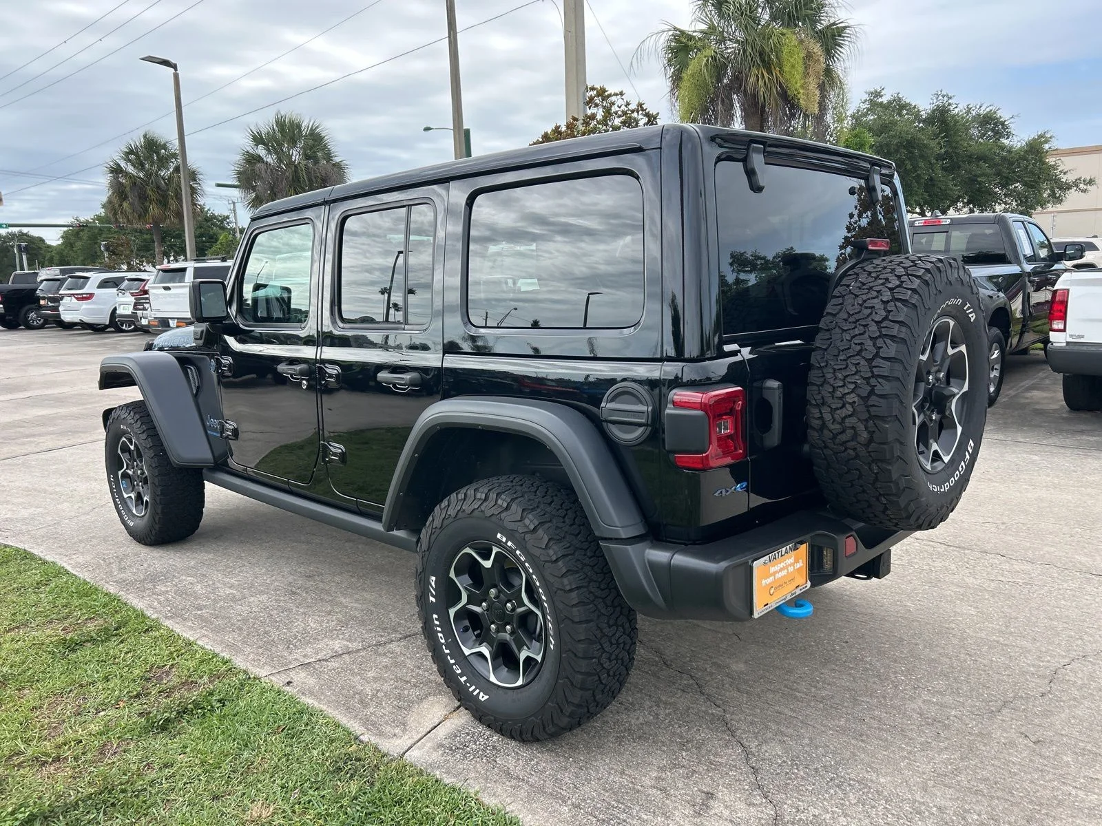 Used 2023 Black Clearcoat Jeep Rubicon 4xe image 3