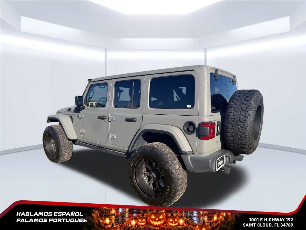 Used 2018  Jeep Sport S image 3