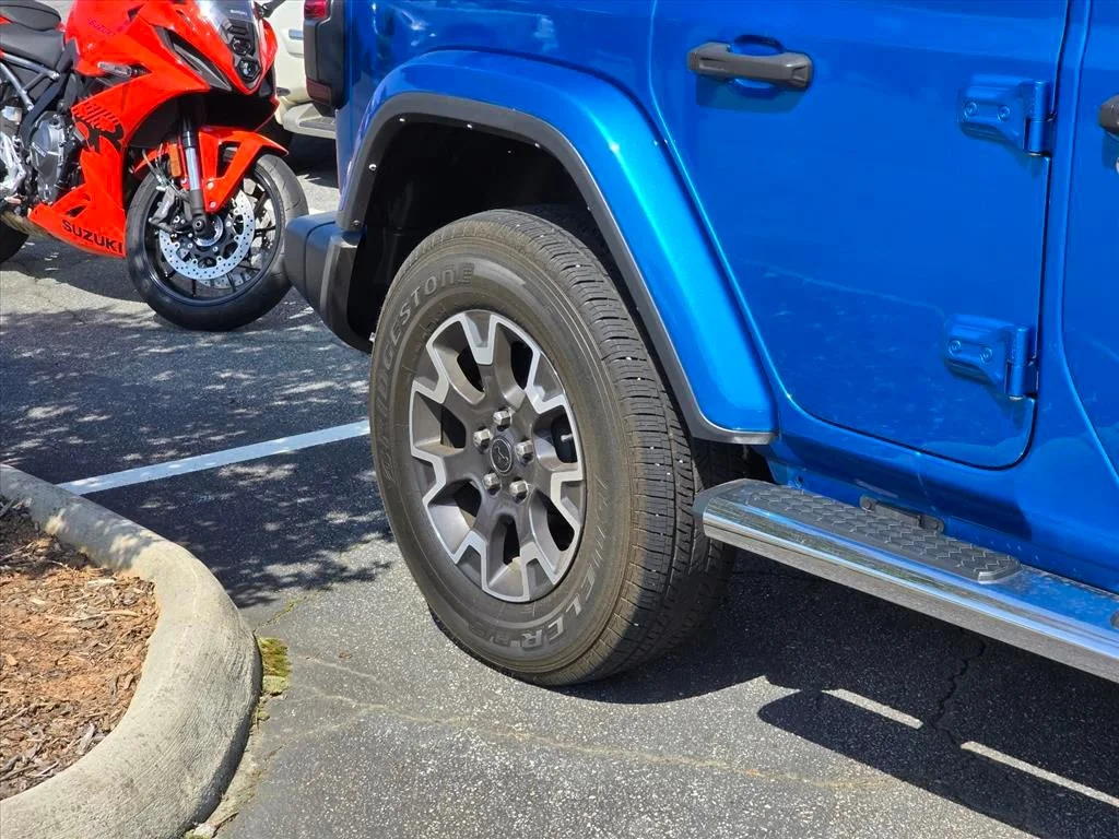 Used 2024 Blue Jeep Sahara image 18