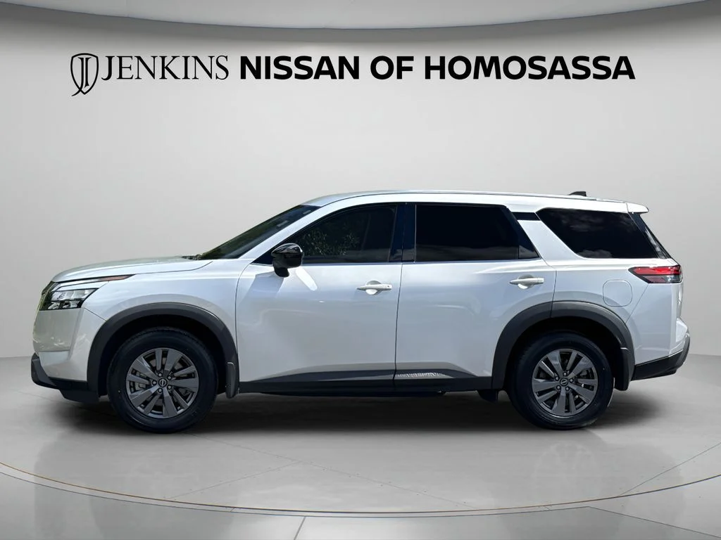 Used 2024 Silver Nissan S image 13