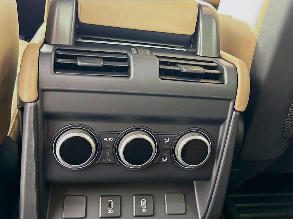 New 2026 Santorini Black LAND ROVER X-Dynamic SE image 27