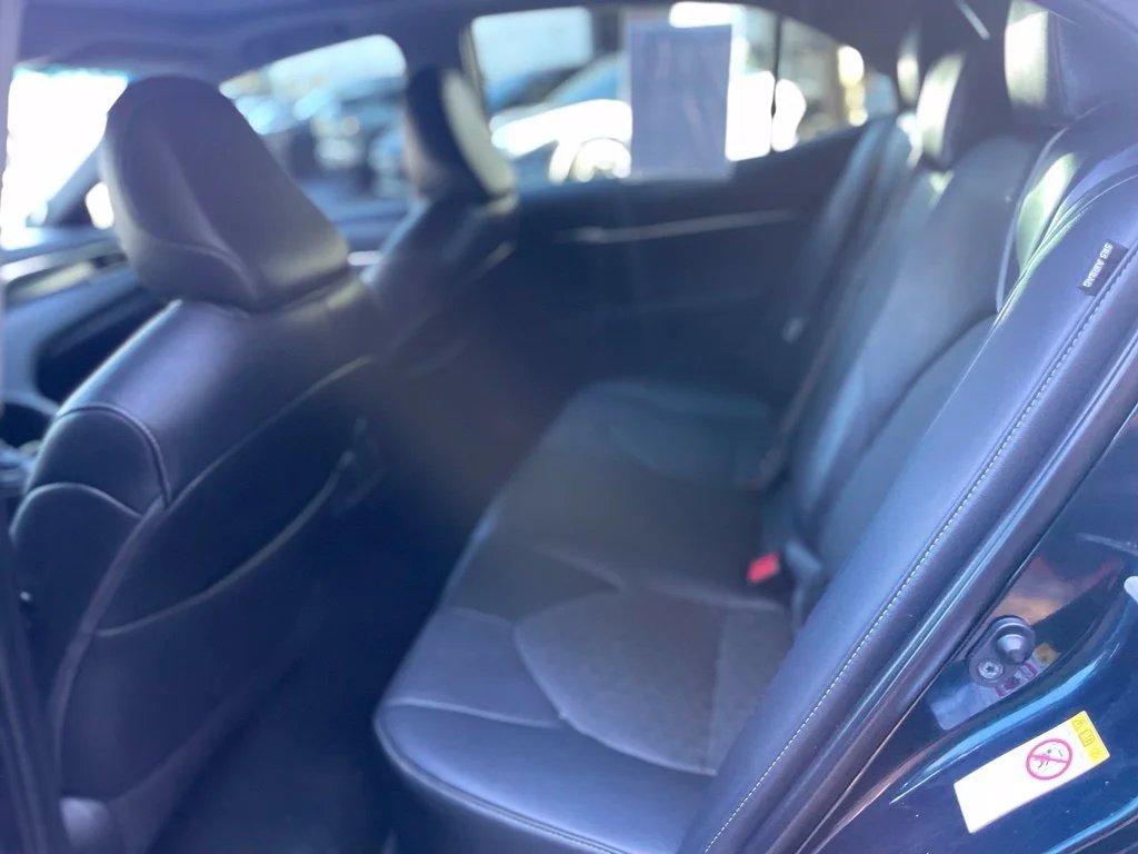 Used 2018 Aqua Toyota XSE V6 image 21