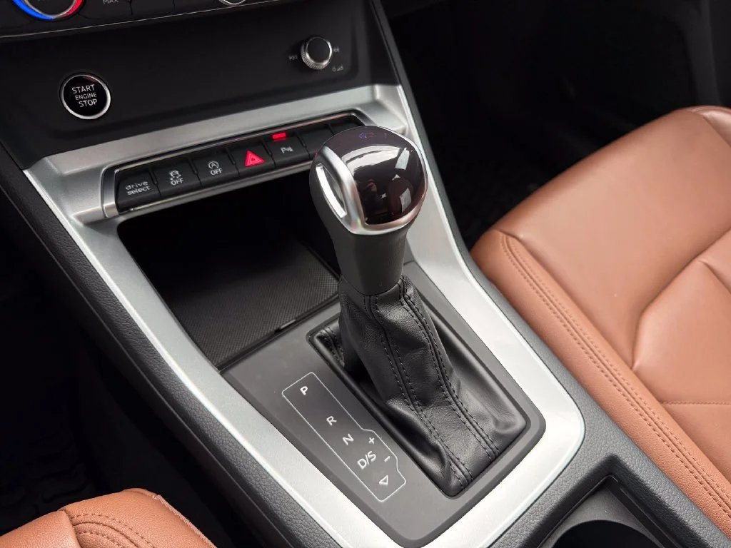 Used 2023 Black Metallic Audi S line Premium image 31