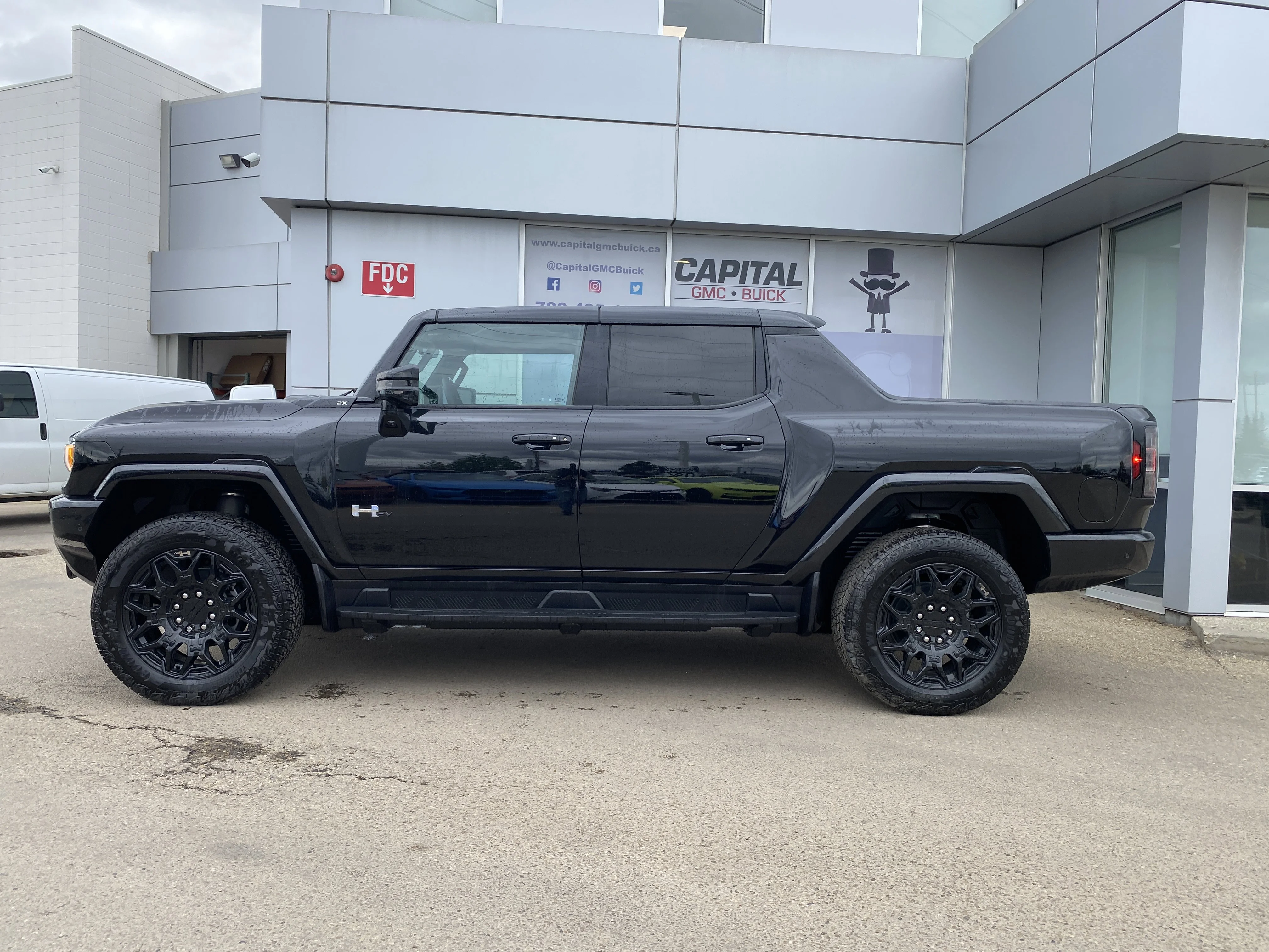 New 2026 VOID BLACK GMC 2X image 3