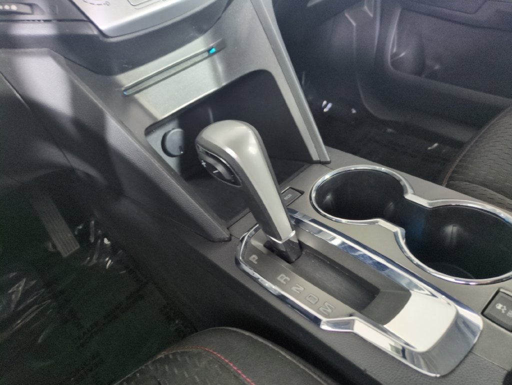 Used 2015 Silver Ice Metallic Chevrolet LS image 25