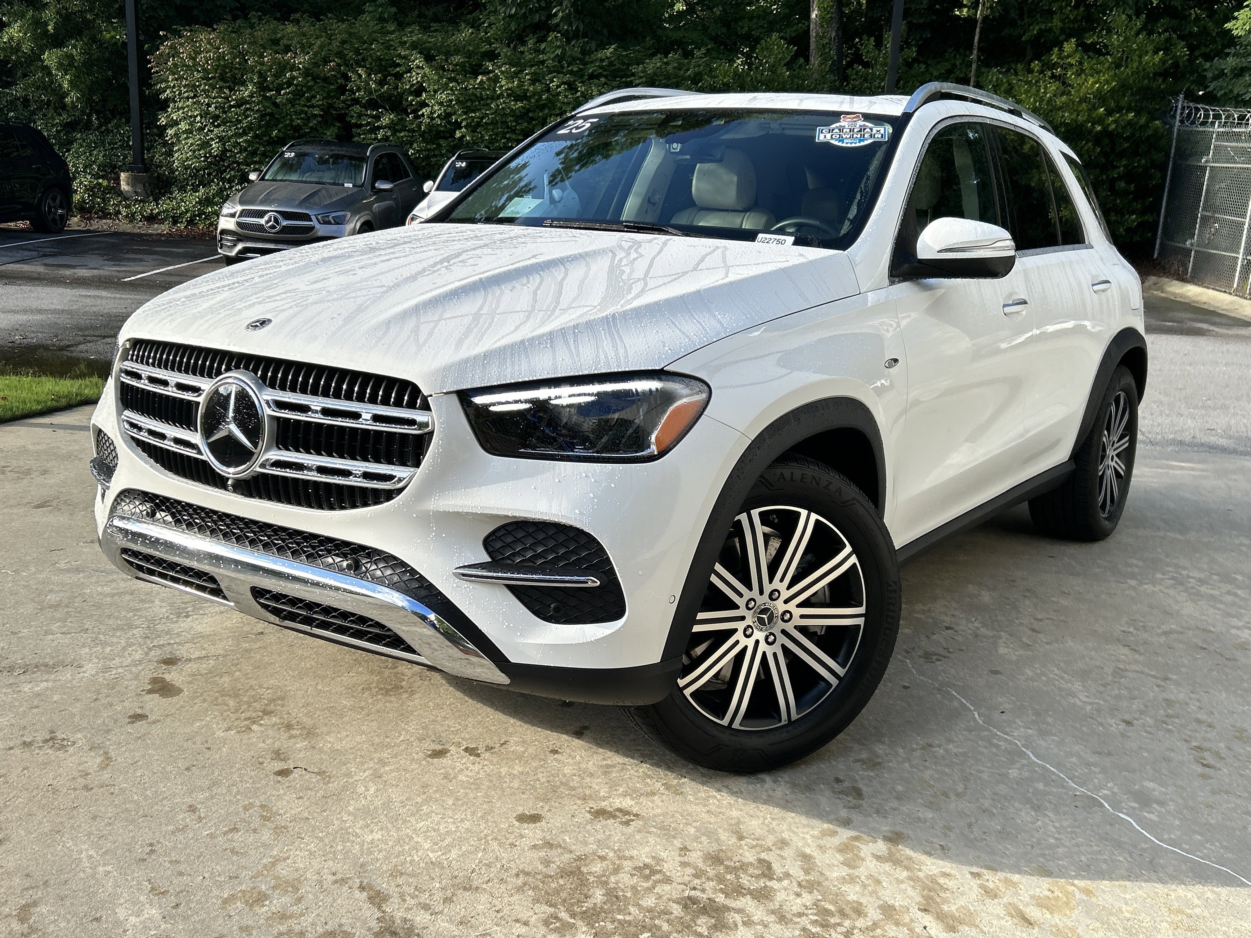 Certified Used 2025 Polar White Mercedes-Benz GLE 450e 4MATIC® SUV image 13
