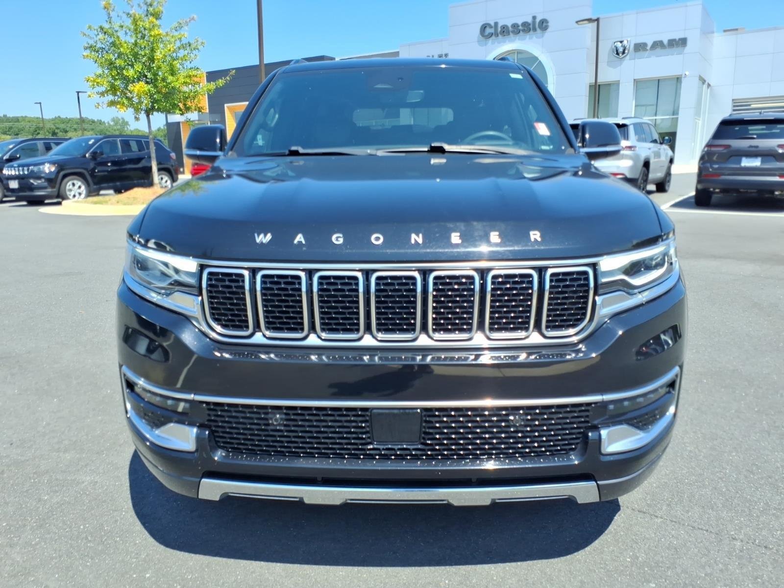 Used 2022 Diamond Black Crystal Pearlcoat Jeep Series III image 15