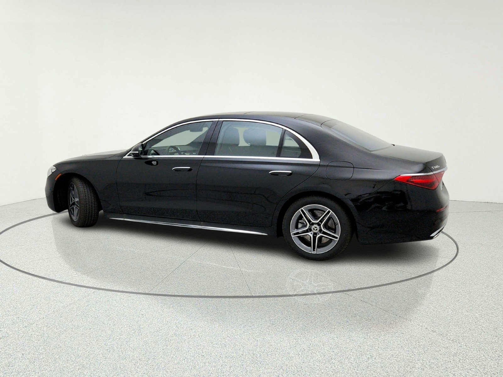 2026 Mercedes-Benz S-Class S 580e - Photo 13