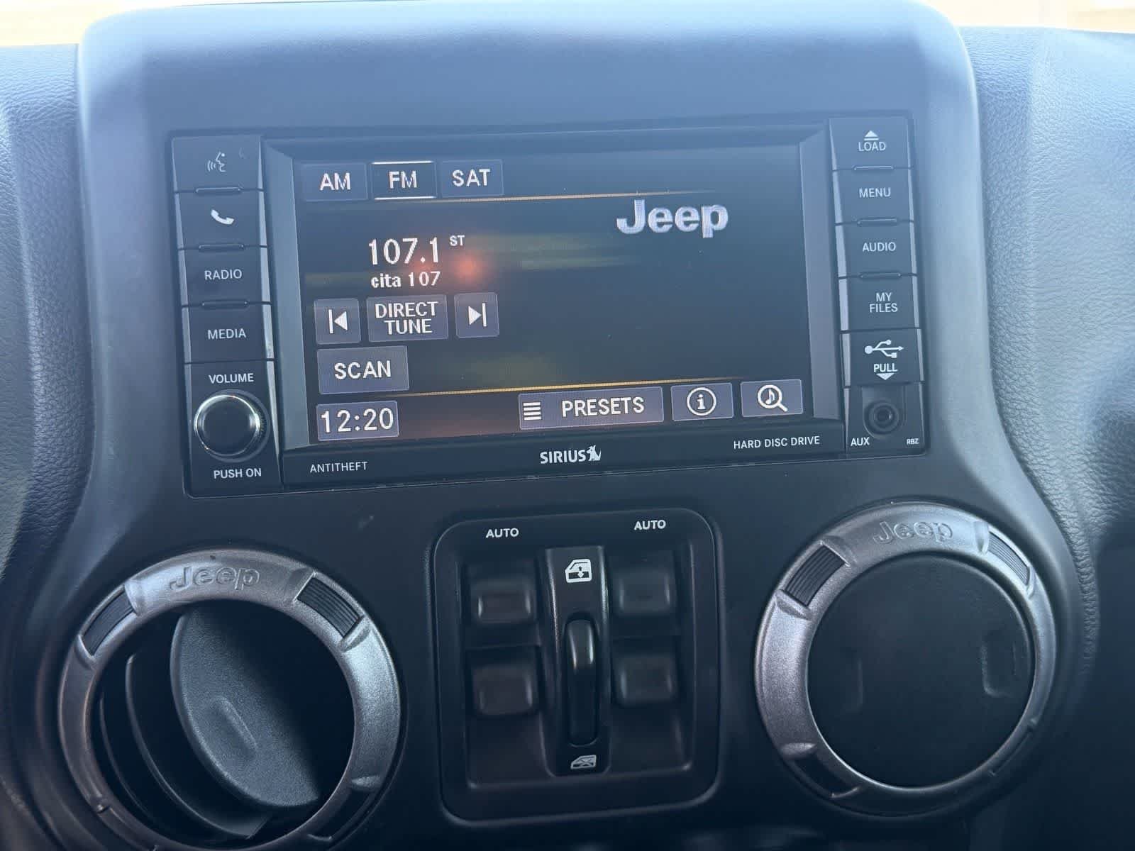 Jeep Sport de 2017 de segunda mano con acabado «Chief Clearcoat» — Imagen 15