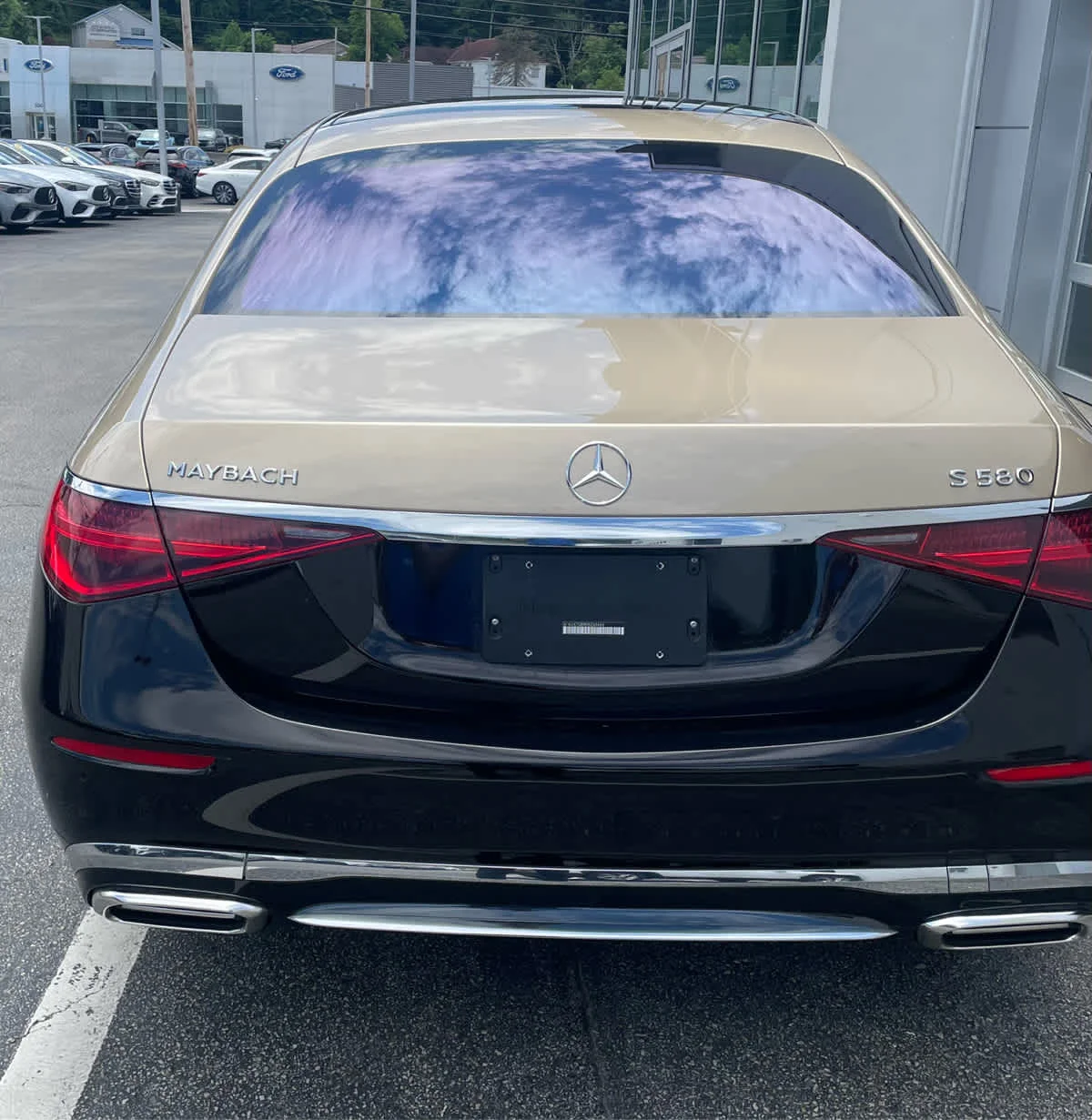 Used 2024 Onyx  Black Metallic Mercedes-Benz Maybach S 580 image 2