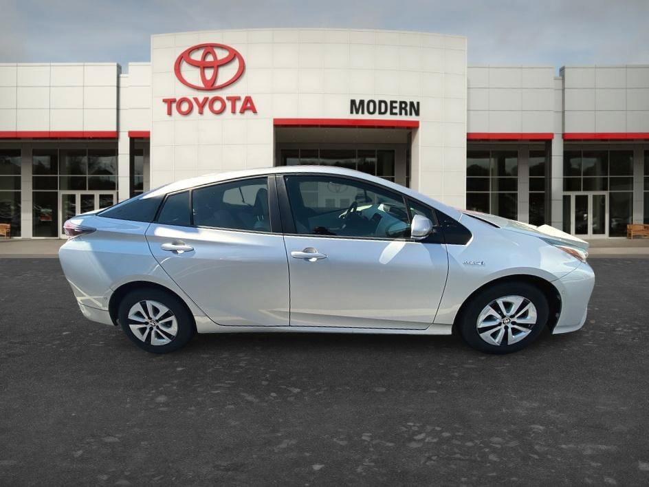 Used 2018 Classic Silver Metallic Toyota Two image 20