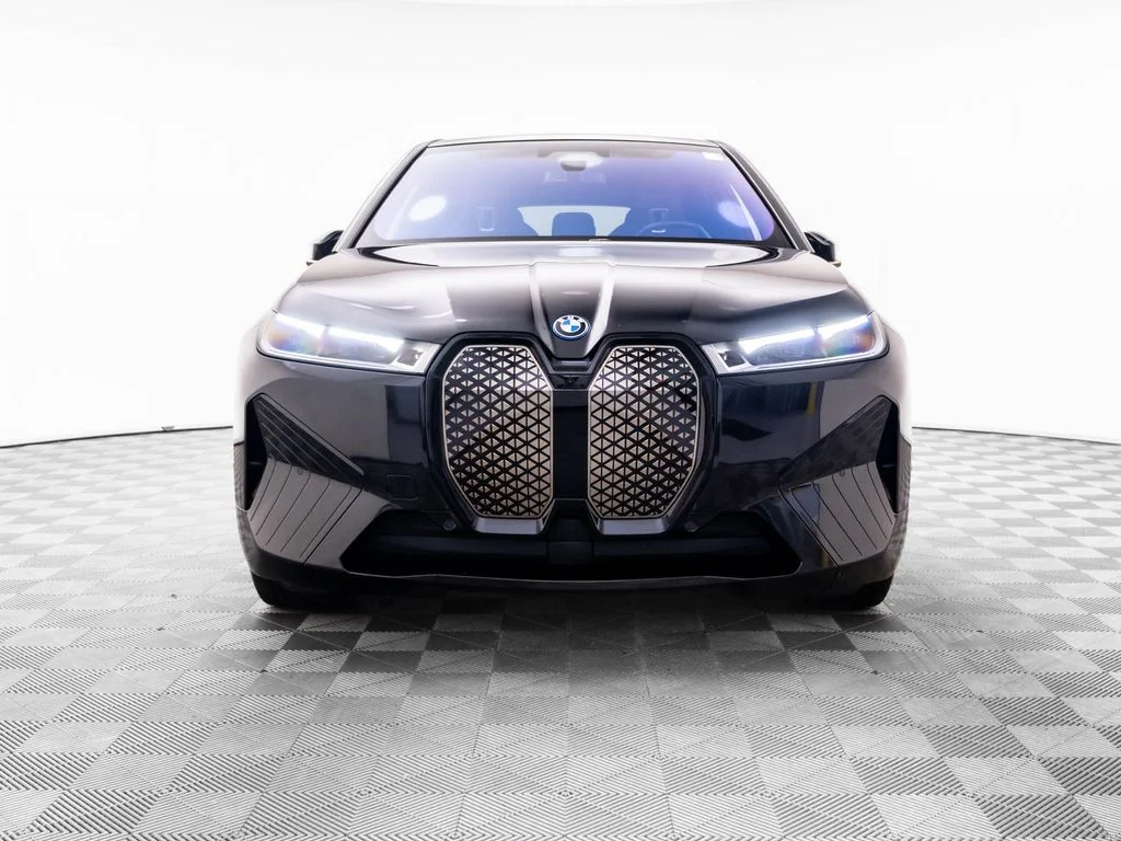 Used 2023 Black BMW M60 image 8