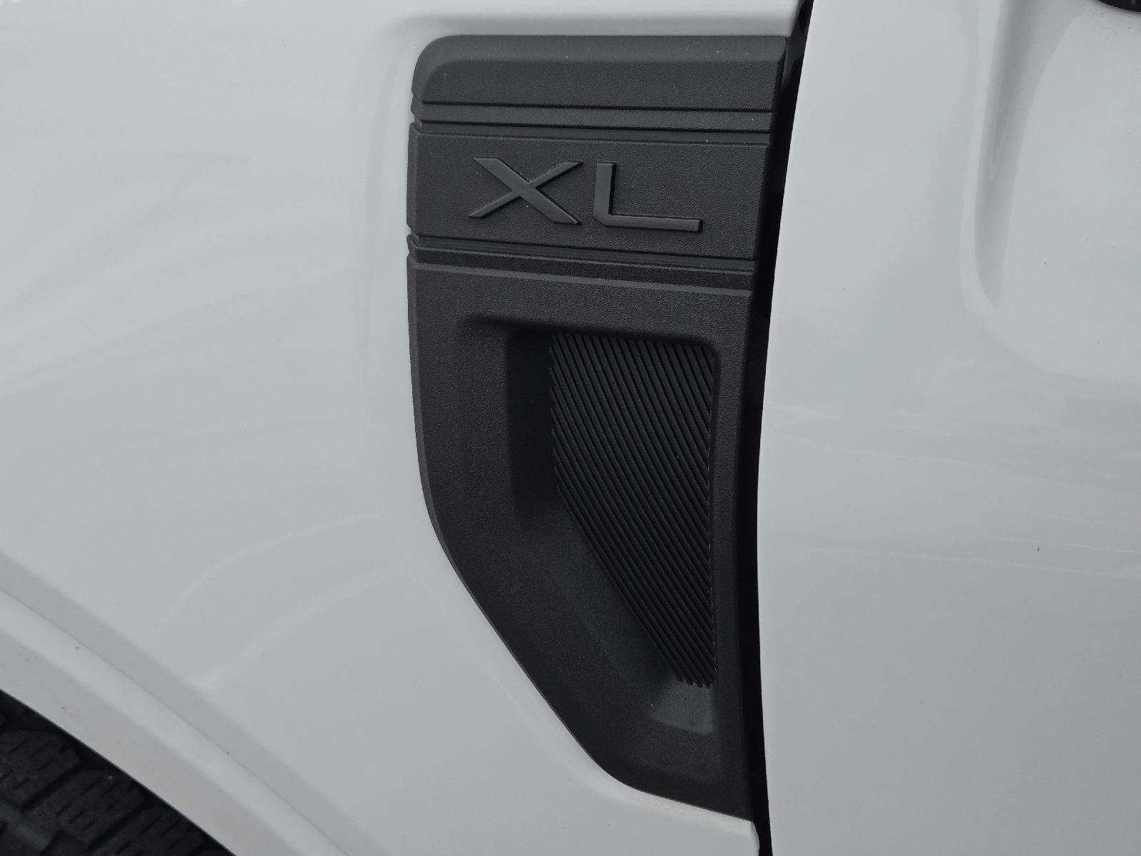 Used 2022 Oxford White Ford XL image 53