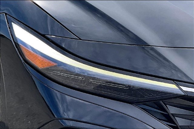 Used 2024 Black Hyundai SEL image 31