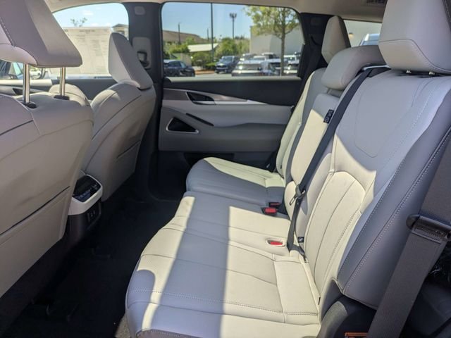 New 2027 GRAPHITE SHADOW INFINITI Luxe FWD image 14