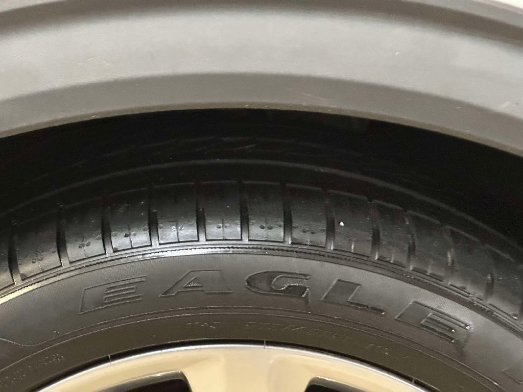 Used 2020 White Ford Platinum image 9