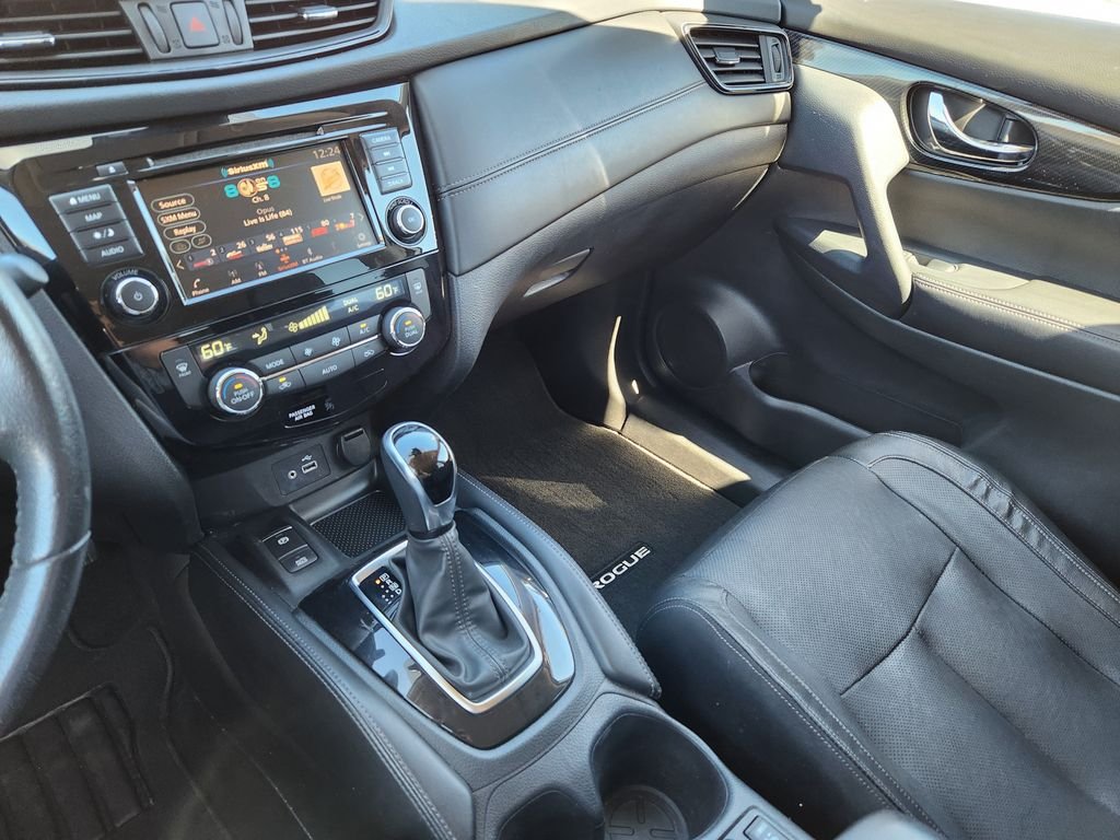 Certified Used 2020 White Nissan SL image 16